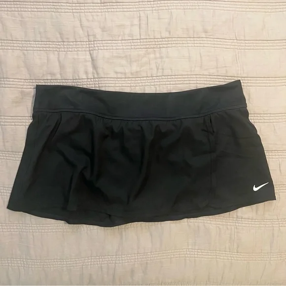 Nike solid element black Boardskirt - Picture 2 of 7